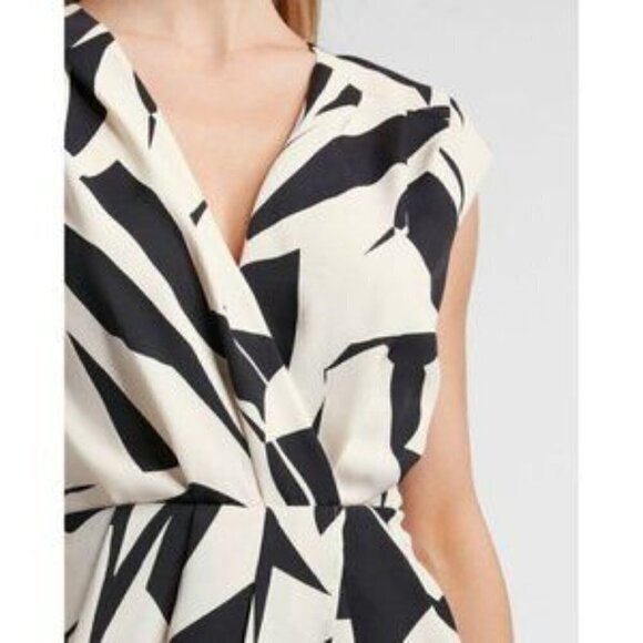 EXPRESS Abstract Print Draped Sheath Dress - Picture 4 of 12